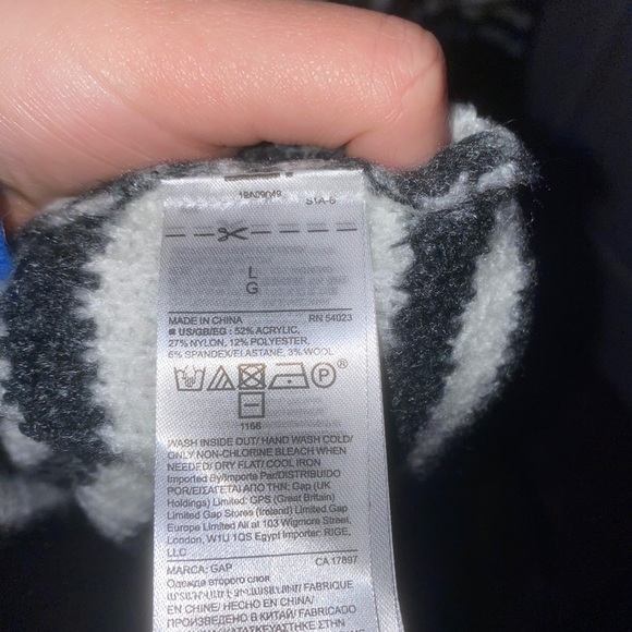 Gap Knit Sweater - Picture 9 of 9